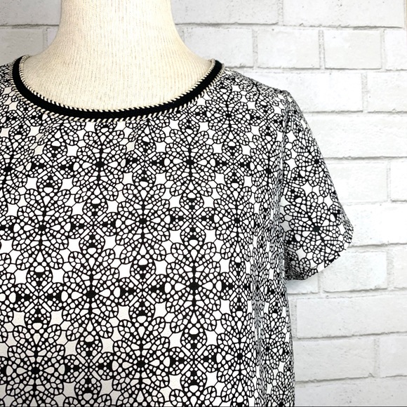 W5 Floral Top - Picture 3 of 7